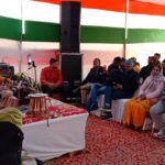 नयागांव में शहीद जेसीओ चंदन कुमार मिश्र के सम्मान में श्रद्धांजलि समारोह का आयोजन में फुटफुटकर रोये लोग