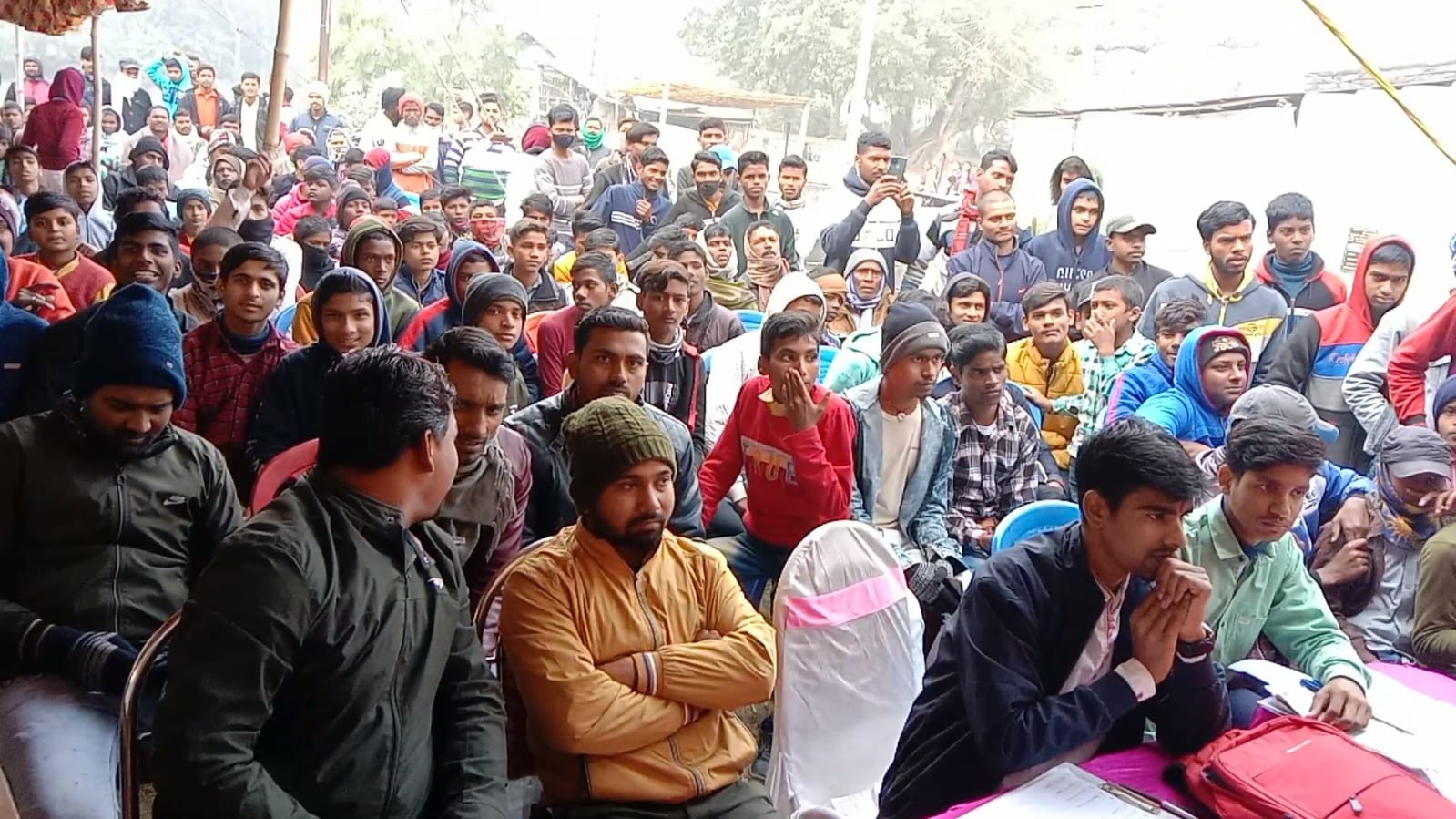 प्रखंड के निजी शिक्षण संस्थानों द्वारा आयोजित क्विज प्रतियोगिता में बच्चों द्वारा प्रश्नोत्तरी के जलवे पर दर्शकों ने बजाई जमकर तालियां 11 IMG 20230116 WA0015
