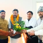 नगर परिषद के सभापति एवं उपसभापति को बुकें भेंट कर किया सम्मानित ।।