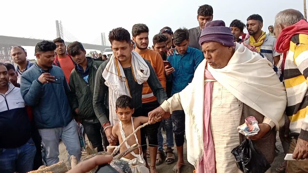 शहीद हवलदार अंकेश चौधरी का सैनिक सम्मान के साथ अगुवानी गंगा घाट में हुई अंतिम संस्कार 6 IMG 20230202 WA0028