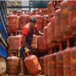 होली से पहले महंगाई का झटका, घरेलू LPG सिलेंडर Rs 50 तो कमर्शियल 350 रुपये हुआ महंगा