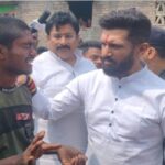 डबल मर्डर मामले में पीड़ित परिवार से मिलने मोतिहारी पहुंचे चिराग, कहा- बदमाशों को संरक्षण देते हैं सीएम