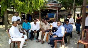 भगवा झंडा उतारने और भीम आर्मी का झंडा लगाने को लेकर दो पक्षों के बीच विवाद, एसडीपीओ और प्रबुद्धजनों ने विवाद को किया शांत 2 IMG 20230415 WA0001