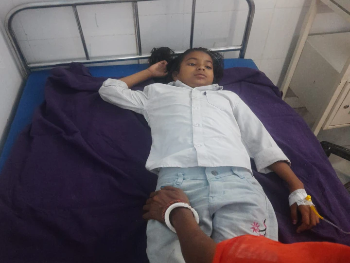 खगड़िया में मिड डे मिल खाने से 25 बच्चे बीमार, उल्टी-दस्त और चक्कर की शिकायत, जांच के लिए पहुंचे डीएम ebf5d5cfa8e5aa24b6696e5cb6c36b961680786390514624 original