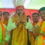 बिहपुर में भाजपा प्रदेश अध्यक्ष को सवा किलो चांदी का मुकुट पहनाकर किया नागरिक अभिनंदन।