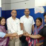 354 रुपए की बीमा राशि पर दुर्घटना के शिकार हुए परिजन को मिला 10 लाख रुपए का चेक