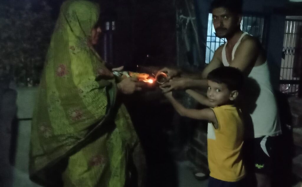पुत्र की दीर्घायु को लेकर महिलाएं ने किया आस्था एवं विश्वास के साथ चौरचन पर्व 3 IMG 20230918 WA0019 1