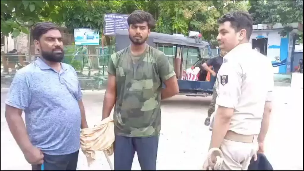 गुरु-शिष्य का रिश्ता तार-तार, शिक्षा के मंदिर में छात्रा से दुष्कर्म, काली करतूत कैमरे में कैद 2 IMG 20230919 WA0009