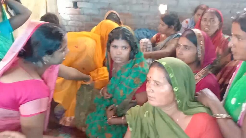 पड़ोसी युवकों ने दुष्कर्म की घटना के उपरांत मासूम बच्ची का गोली मार की हत्या, आरोपी मौके से हुए फरार 2 img 20231115 wa00049193798428207241047