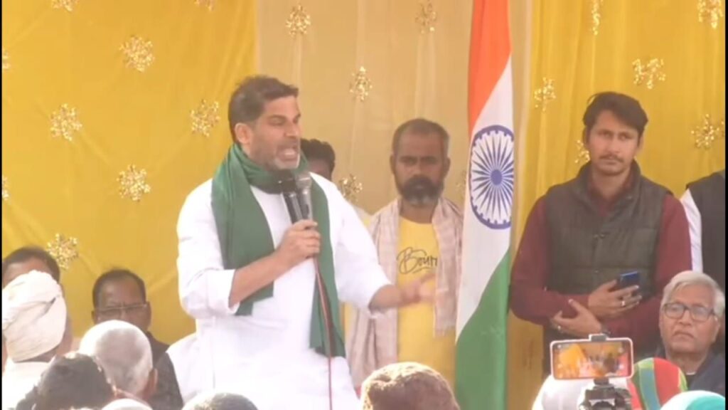जन सुराज पदयात्रा पहुंची खगड़िया, ढोल-नगाड़ों के बीच प्रशांत किशोर का भव्य स्वागत 4 img 20240204 wa00294090184631599539340