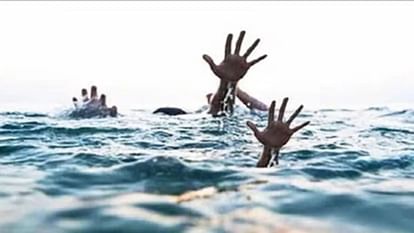 four students drowned in a pond 1689920586