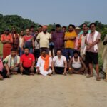 सड़क के बाद चेक डेम भी टूटने से ग्रामीणों में आक्रोष व्याप्त