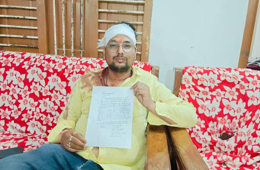 धारदार हथियार से मारकर युवक को&hellip;
