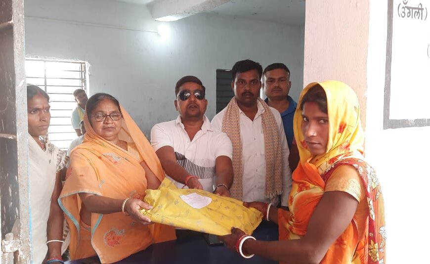 रंगरा प्रमुख के द्वारा अग्नि पीड़ितों&hellip;
