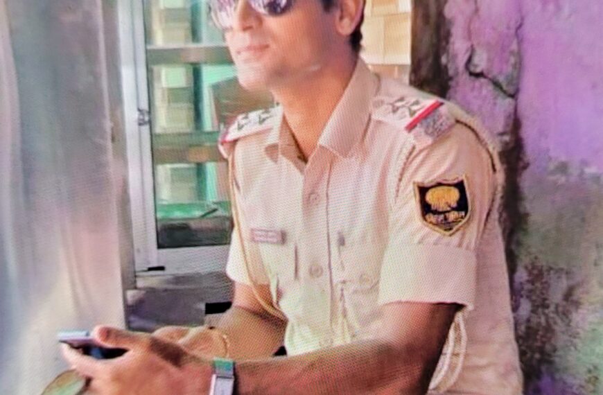 प्राथमिकि के बदले पैसा मांगने वाले&hellip;