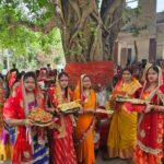 Inq Tmp 38 सुहागीन महिलाओं ने वट सावित्री की पूजा किया।