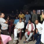 Inq Tmp 32 विधायक ने दिवंगत कार्तिक चौधरी के तैलीय चित्र पर पुष्प अर्पित कर भावुक हो दिया श्रद्धांजलि