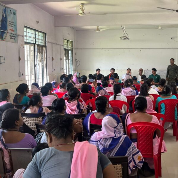 Inq Tmp 6 बिहपुर विधायक नेे किया अंचल कार्यालय का निरिक्षण