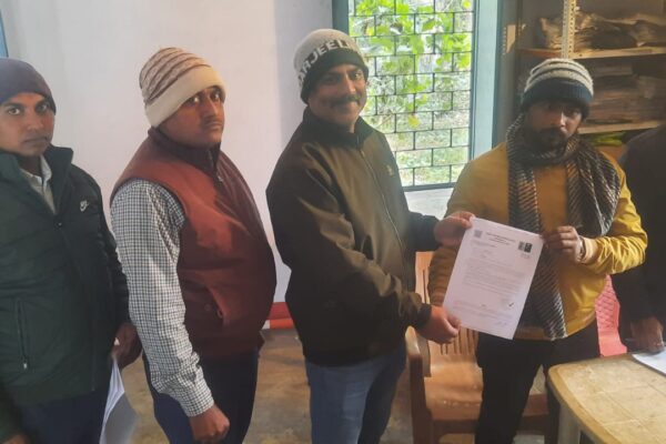औपबंधिक नियुक्ति व विद्यालय पदस्थापन पत्र का वितरण IMG 20241231 WA00021