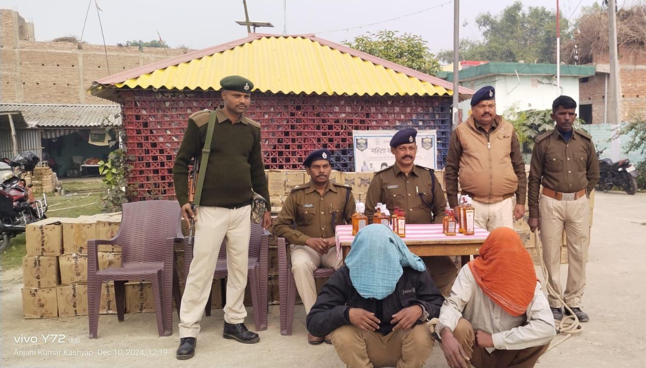 लग्जरी बस से पुलिस ने बरामद की 204 पेटी विदेशी शराब 4 img 20241210 wa00141239417919333644588
