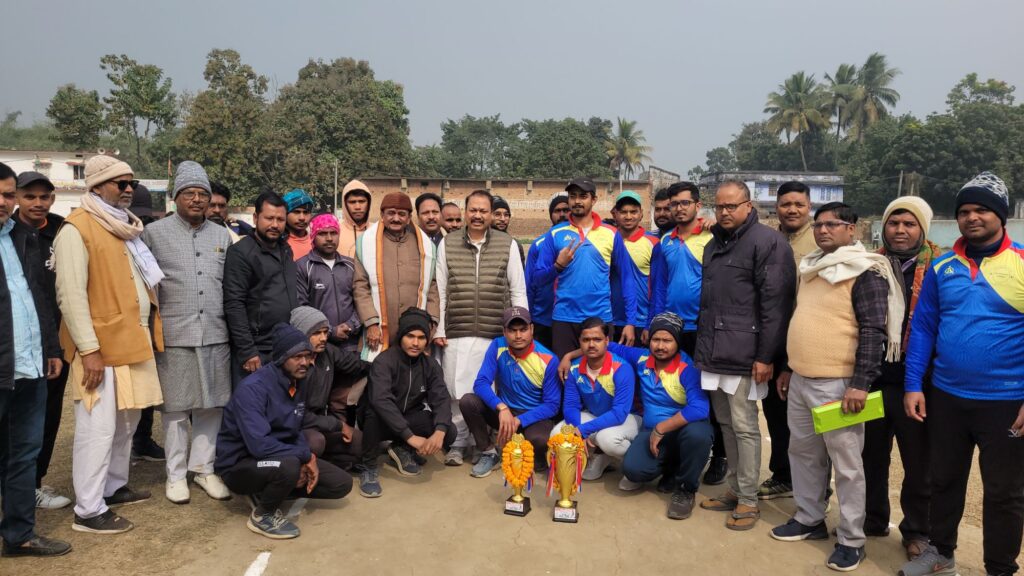 औलियाबाद ने बिहपुर को 56 रनों से हराया, बना राजेंद्र शर्मा मेमोरियल टी-10 क्रिकेट चैंपियन 2 20250108 11401833423677944859448681
