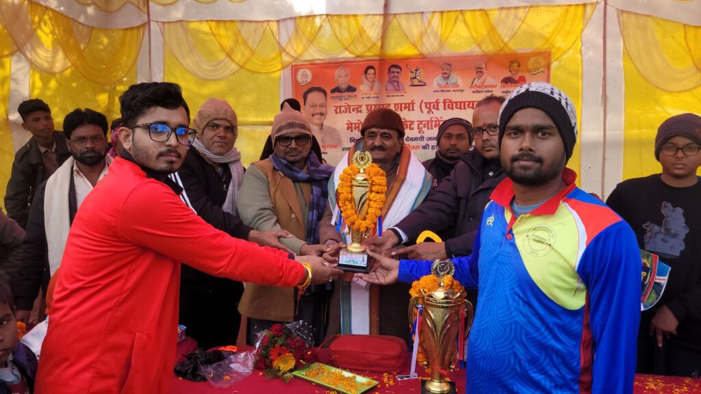औलियाबाद ने बिहपुर को 56 रनों से हराया, बना राजेंद्र शर्मा मेमोरियल टी-10 क्रिकेट चैंपियन 3 20250108 1525214986091273971870598