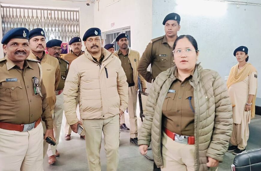 Inq Tmp 19 एसपी ने किया कई थाने का…