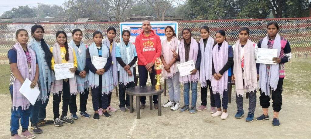 बिहार राज्य सीनियर बॉल बैडमिंटन चैंपियन बने पुरुष नवगछिया टीम के खिलाड़ियों का हुआ सम्मान 2 img 20250105 wa00225810837804106841252