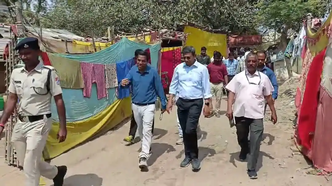 Bhagalpur News - डीआरएम ने किया रेलवे स्टेशन का निरीक्षण, दिए कई दिशा निर्देशडीआरएम ने किया रेलवे स्टेशन का निरीक्षण, दिए कई दिशा निर्देश INQUILABINDIA 1 FB IMG 1742779736022
