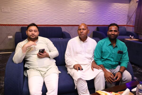 Bihpur News – बिहपुर में कार्यकर्ताओं संग तेजस्वी यादव का संवाद । INQUILABINDIA IMG 20250324 WA0004