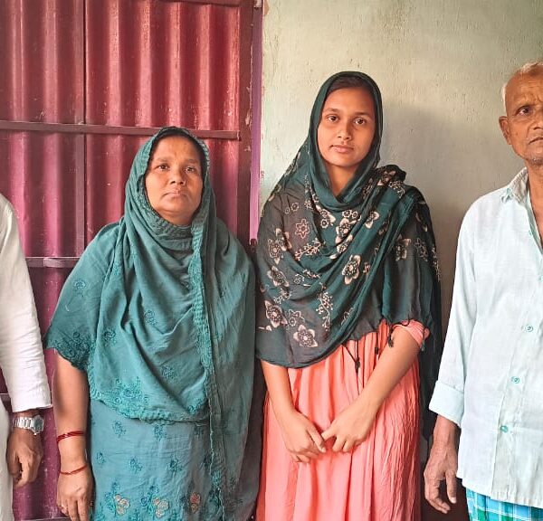 शगुफा खातून ने 413 अंक प्राप्त कर गांव&hellip;