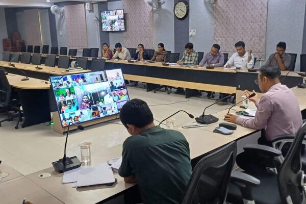 अब सूरज बनेगा बिजली का साथी – भागलपुर में पीएम सूर्य घर योजना को लेकर जिलाधिकारी ने की अहम बैठक IMG 20250416 WA0003