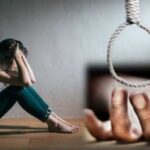 Inq Tmp 53 झंडापुर पश्चिम पंचायत में 22 वर्षीय युवती ने की आत्महत्या, गांव में मचा कोहराम