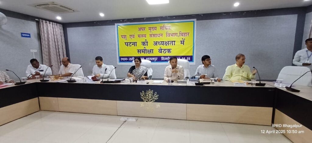 अलंकारी मछली हैचरी में अपार संभावनाएँ, बांका को मछली उत्पादन मॉडल जिला बनाने पर जोर 4 img 20250412 wa00311635844578083372331