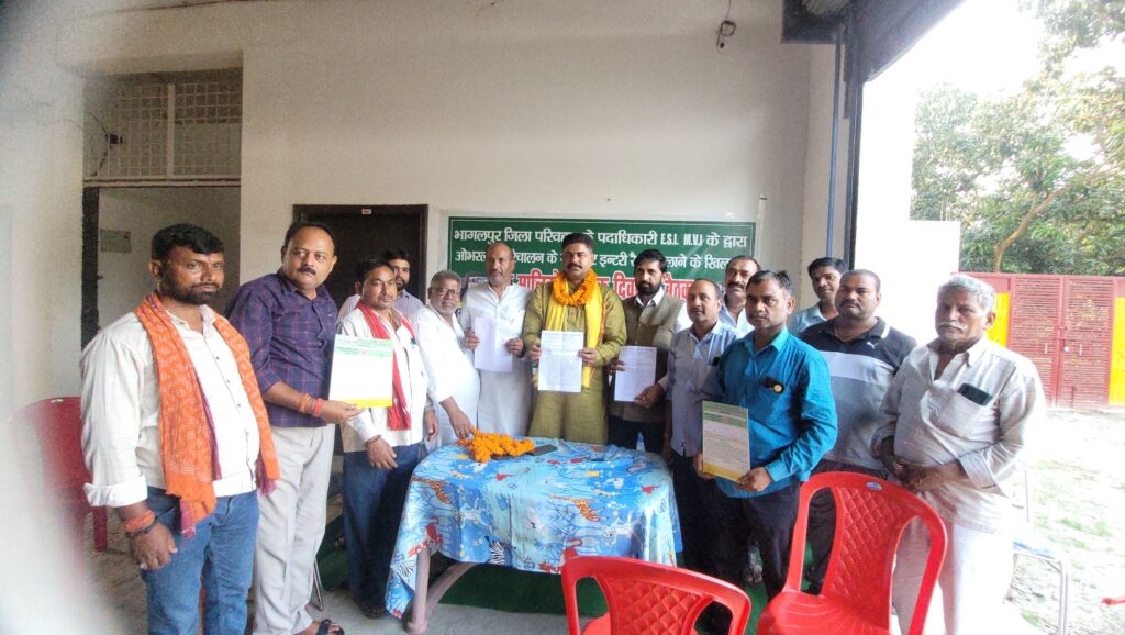 नवगछिया में ट्रक मालिकों का फूटा ग़ुस्सा, इंट्री माफिया और परिवहन अधिकारियों की मिलीभगत पर उठाए सवाल 4 20250506 16073503921070031084094281