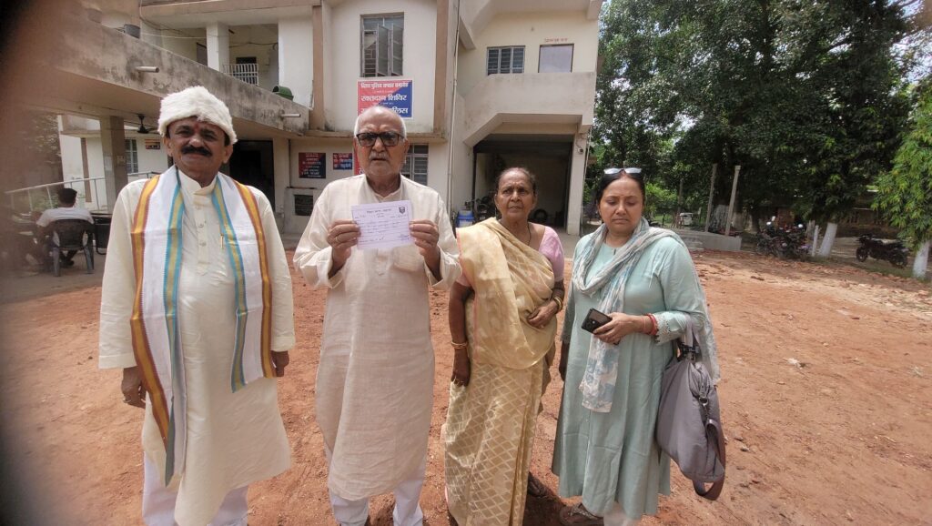 बिहरा में बुजुर्ग दंपती पर रात्रि में जानलेवा हमला, लूटपाट कर भागे हमलावर 2 20250617 1240038609794131903763830