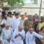 घटना स्थल पर नहीं पहुँची राजद की प्रदेश जाँच कमेटी, शामियाना के नीचे फर्राटेदार पंखा के हवा में पीड़ित परिवार से ली घटना की जानकारी