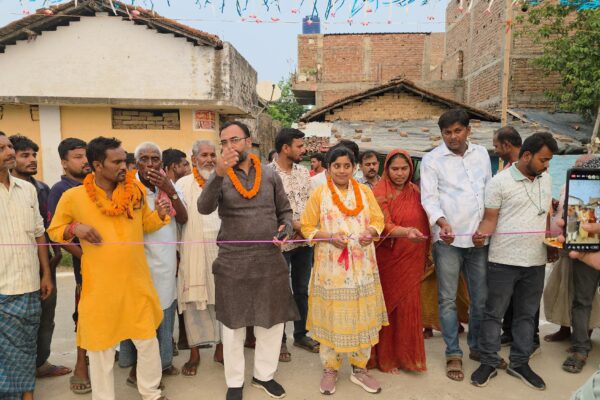 खगड़िया: रांको डीह व हरदासचक में आठ लाख की लागत से सड़क निर्माण कार्य शुरू, नगर सभापति अर्चना कुमारी ने किया शुभारंभ IMG 20250601 WA0048