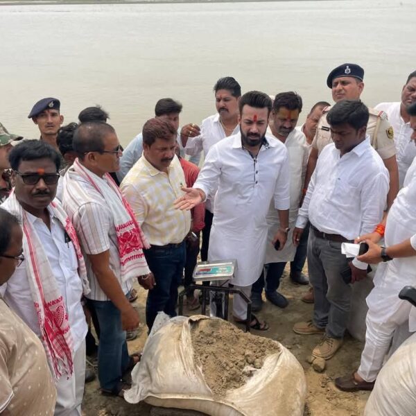कटावरोधी कार्यों में गड़बड़ी पर भड़के सांसद राजेश&hellip;