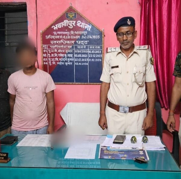 भवानीपुर थाना – देशी कट्टा और कारतूस के&hellip;