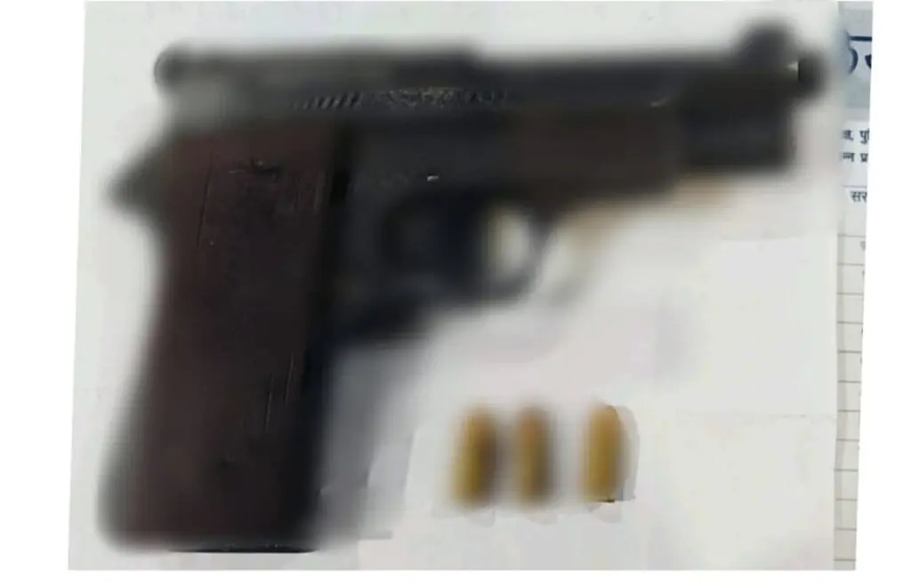 हरियो में हथियारों का जखीरा लिए घूम रहे दो शातिर धराए, झंडापुर पुलिस की दबिश में खुला बड़ा राज! 2 fb img 17495212422964693997238711225749