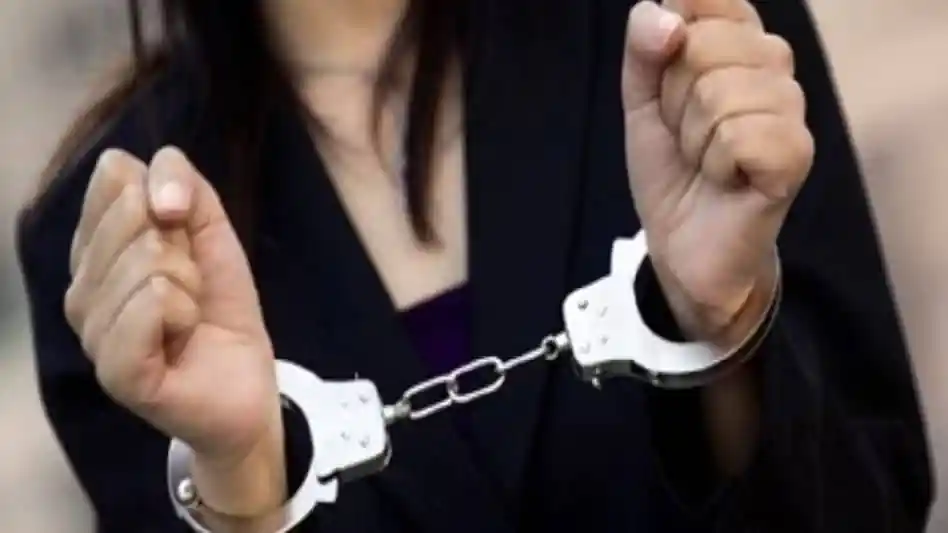 मां-बेटी गिरफ्तार, झंडापुर थाने की पुलिस ने दी कार्रवाई को अंजाम INQUILABINDIA 1 67c8469487263 women arrested 242825491 16x9 1