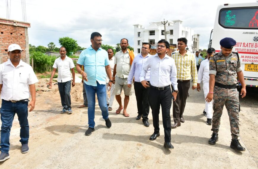 Inq Tmp 37 डीडीसी प्रदीप कुमार सिंह ने बस…