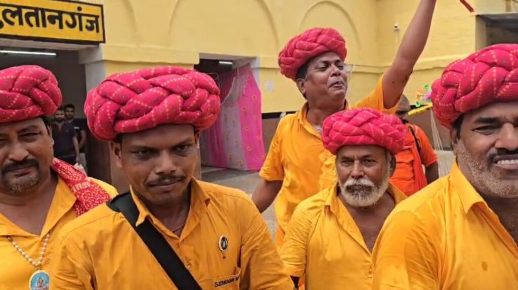 भोले की भक्ति में डूबी ओड़िशा की टोली, जदयू नेत्री अर्पणा कुमारी ने बाबा अजगैबीनाथ से उठाया गंगाजल 2 screenshot 20250717 002601 whatsapp4413910103961084481