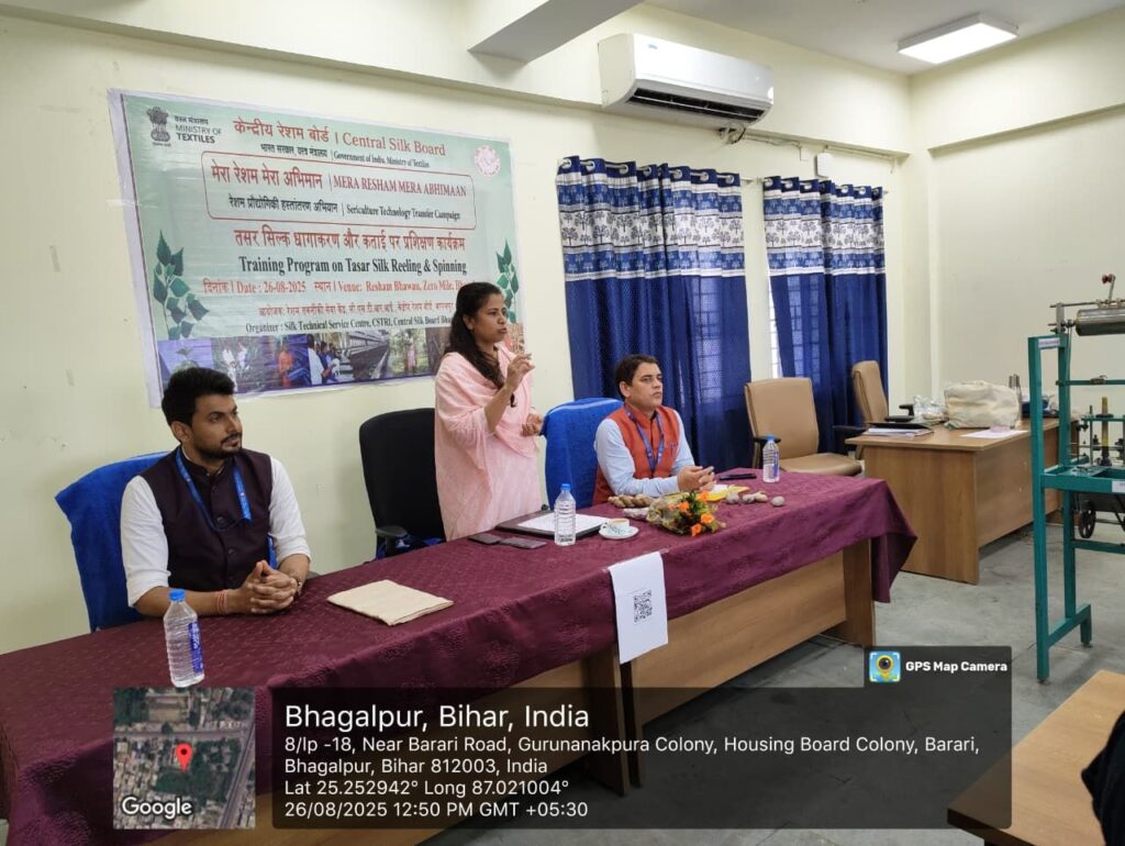“मेरा रेशम मेरा अभिमान” के तहत तसर रेशम रीलिंग व कताई पर प्रशिक्षण 2 img 20250827 wa00507408654947045735206