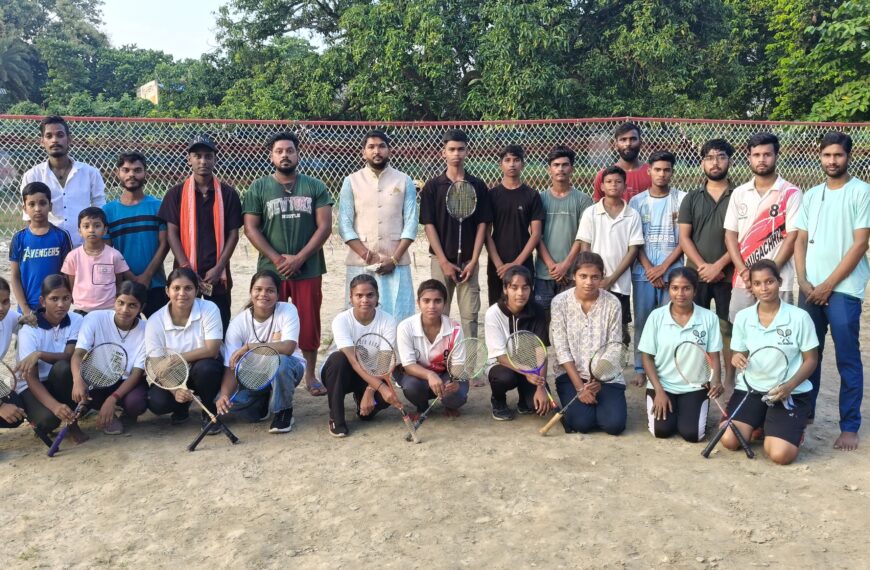 Inq Tmp 33 बिहपुर डाकबंगला मैदान में गूंजा बैडमिंटन…