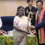 खगड़िया के भरतखण्ड गांव के लाल अवधेश कुमार झा को राष्ट्रपति द्रौपदी मुर्मु ने किया सम्मानित