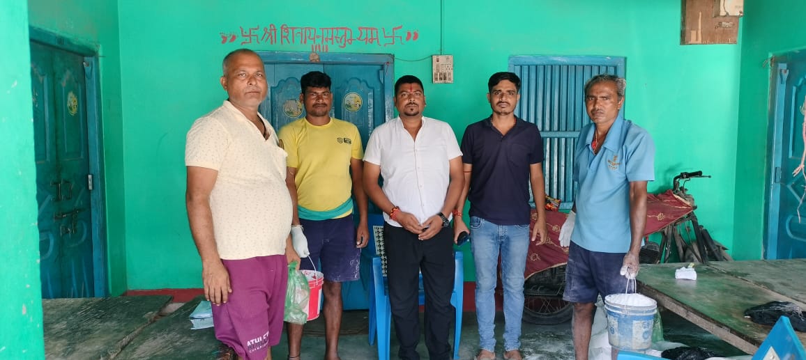 नगरपारा पूरब पंचायत में दुर्गा पूजा से पहले ब्लीचिंग अभियान 1 IMG 20250924 WA00031