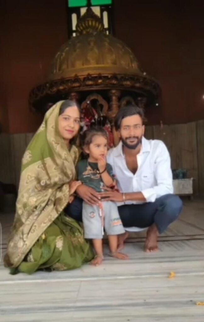 संबंधों की मर्यादा पर सवाल: भाई समान युवक से विधवा महिला ने रचाई शादी, गांव में मचा बवाल 2 img 20250902 wa00331683734709896762429