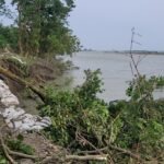 नरकटिया जमींदारी बांध पर फिर गंगा का कहर!कटाव की रफ्तार बढ़ी, ग्रामीणों में दहशत का माहौल